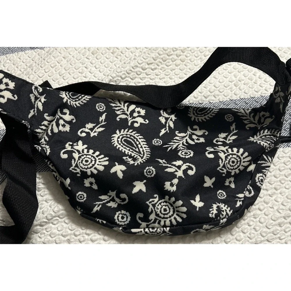 CHAMPION AVERY WAIST Fanny PACK‎ 'Handkerchief' Black/White Pattern Pink Logo